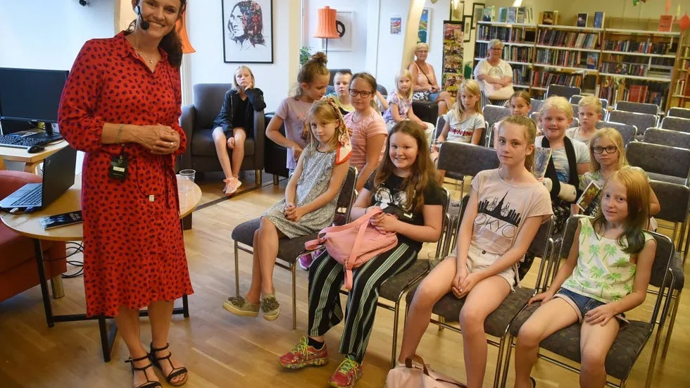 Författaren Katarina Genar kom på besök och berättade om sina böcker på Bokfesten i Hultsfred.