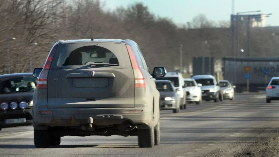 En oläslig nummerskylt kan rendera i böter på 1 500 kronor.