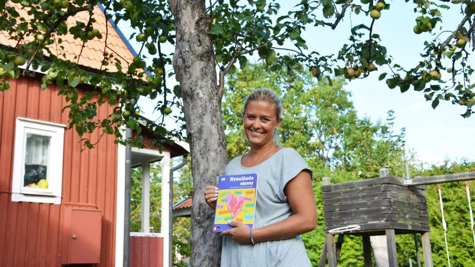 Lärare. Sara Persson har skrivit boken "Nyanlända elever". Den ger handfasta råd till lärare som undervisar elever med andra modersmål än svenska.