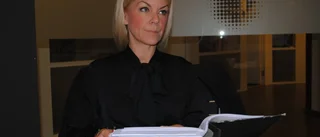 M diskuterar Rampeltins frånvaro