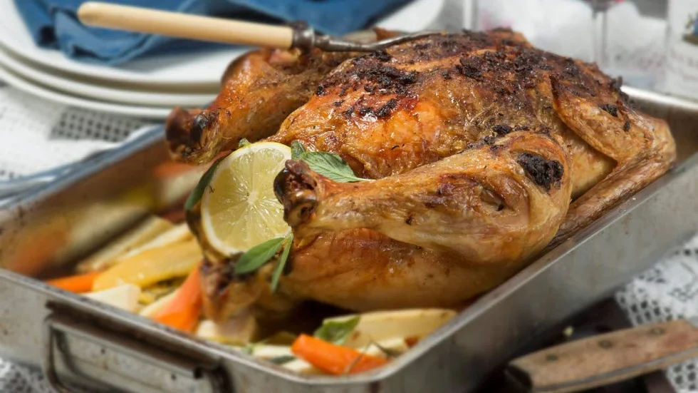 Kyckling. Forskare tror att antalet ökade smittofall av bakterien campylobacter kommer från bristfällig hantering av kyckling.