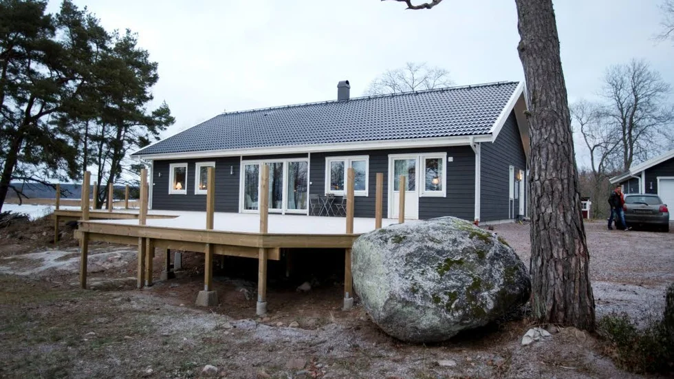 Trivsamt. Det nya huset, 144 kvadratmeter stort, och med alla bekvämligheter har till stora delar fått Jonas och Petras sår att läka.