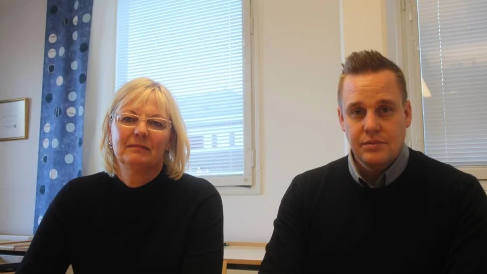 Akut läge. Socialchefen Marie Christiansson och IFO-chefen Robin Taylor söker nya boenden åt ensamkommande.