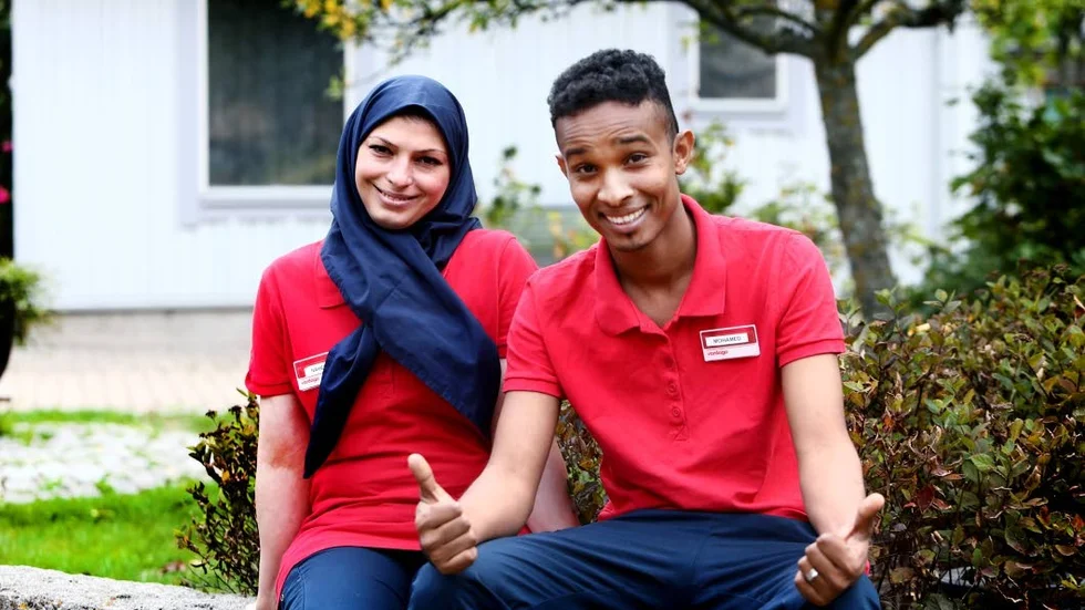 Nahed Hammash och Mohamed Ibrahim Mire är helt nöjda med praktikplatserna på Gröna gården.
