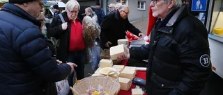 BILDEXTRA: Tomasmarknaden lockade många