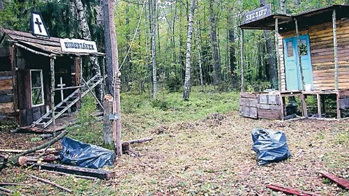 En "Västernstad" under uppbyggnad. Om 17-årige Linköpingskillen John Karlssons planer går i verket ska han börja spela in film i sin egen västernstad i Tägneby utanför Linköping redan nästa år.