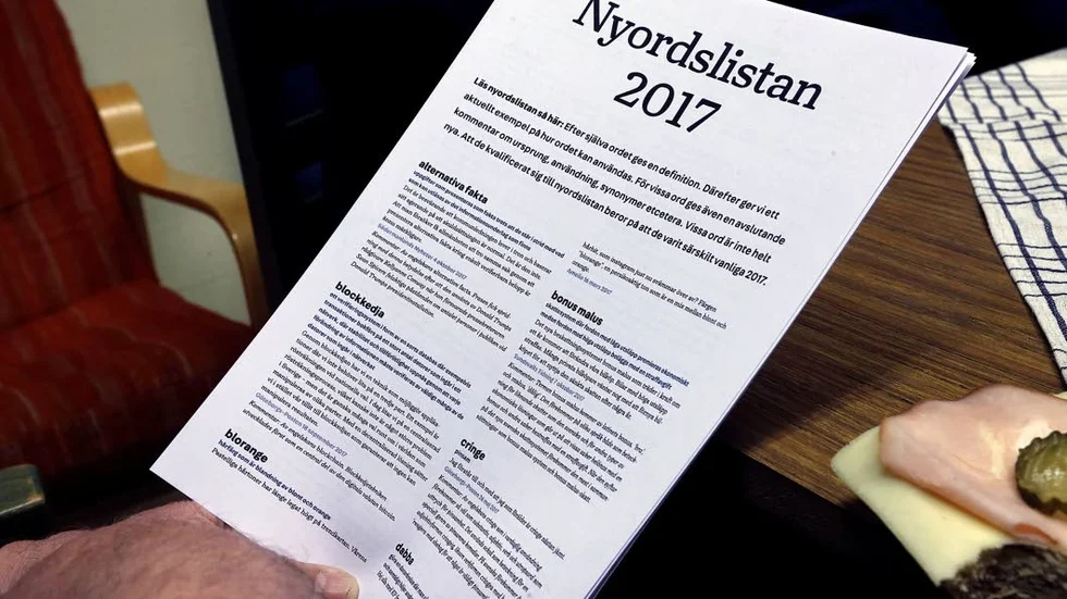 "'Bonus malus' är inte latin utan latrin", kommenterar Björn Petersson nyordslistan 2017 som diskuteras under träffen.