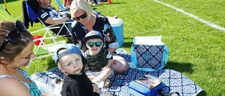 Solen sken över klassfotbollen på Boren