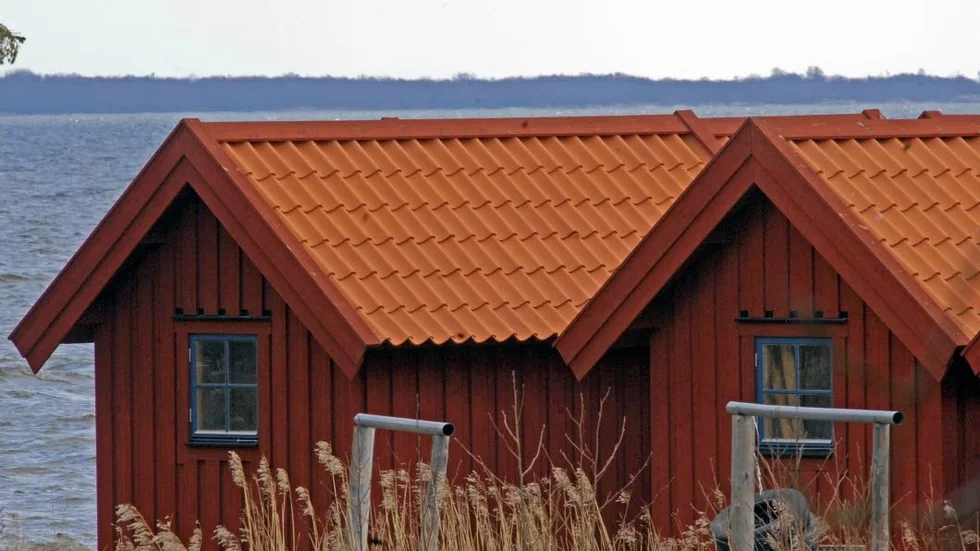 Vad ska sjöbodarna användas till när fisket försvinner? Den frågan vill kommunen diskutera med länsstyrelsen om. Sjöbodarna på bilden är fotograferade på annan plats.