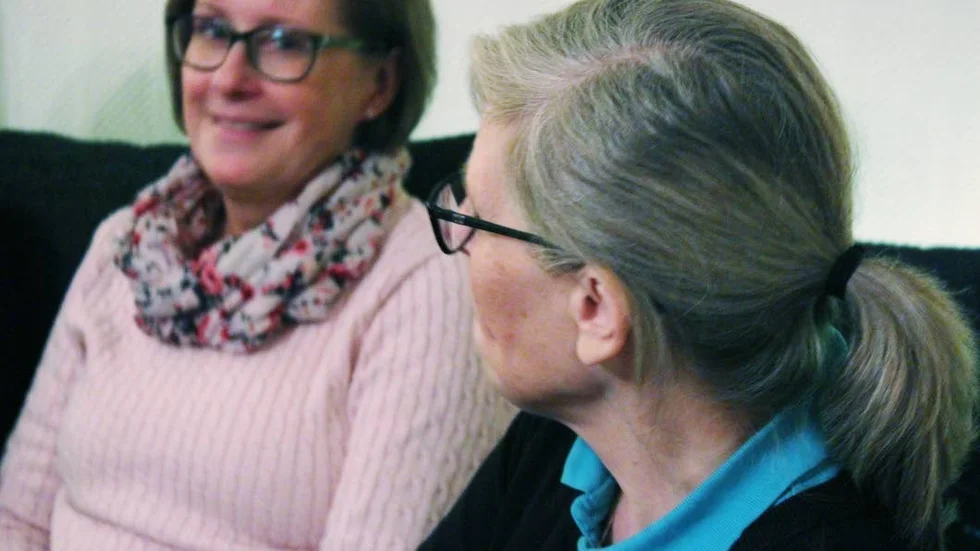 Marita Turhede och Anette Wetterström började med symöten när de var 12 och 13 år gamla. "48 år sedan, det är inte klokt."