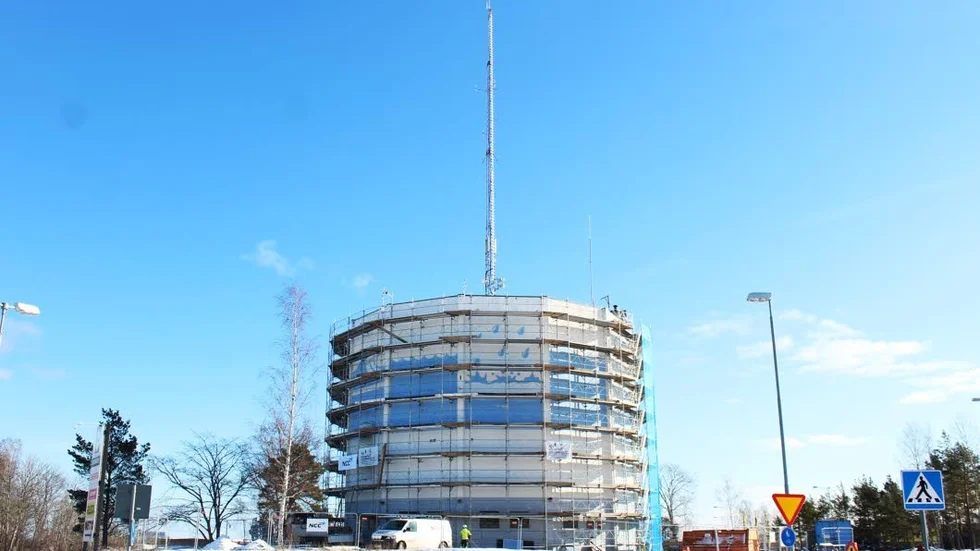 Vattentornet får ny fasad till somamren. Men det stora arbetet sker inuti, där omfattande betongarbeten snart tar vid.