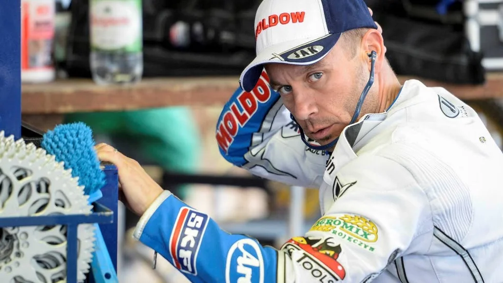 Nicki Pedersen missar även Västervik Speedways andra elitseriematch sedan han slagit i sin skadade högerhand igen.