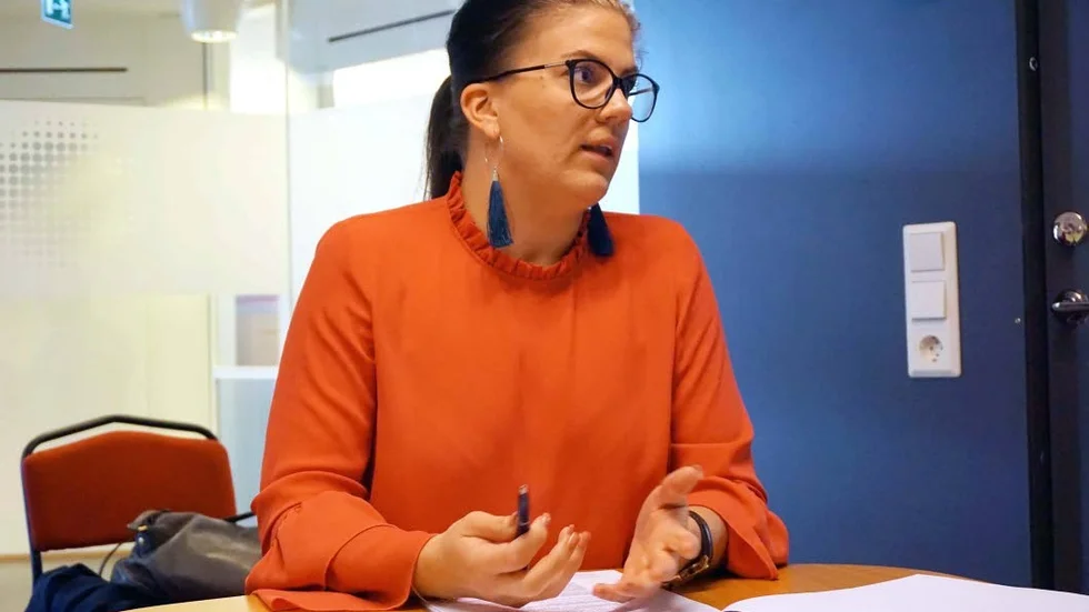 "Jag tror definitivt att miljön har blivit sämre i klassrummen för både lärare och elever", säger Elin Landerdahl (M),
