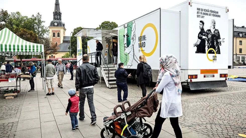Kriminalvården är på turné för att informera om sommarjobb.