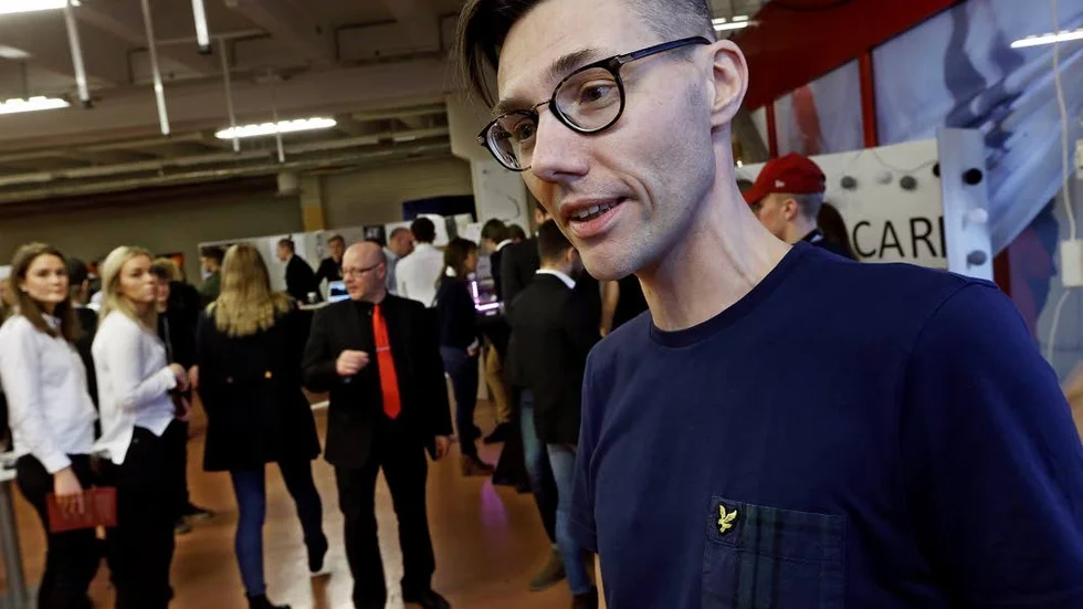 Jimmy Andersson som undervisar i entreprenörskap är imponerad av alla UF-företag.