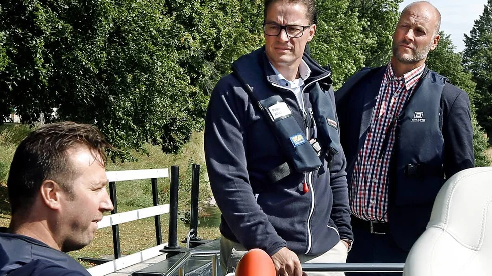 "Vi är väldigt glada över det här initiativet från Göta Kanal Charter, som går helt i linje med vårt eget arbete för att bli Sveriges mest hållbara semestermål", säger Roger Altsäter (i mitten), VD AB Göta kanalbolag.