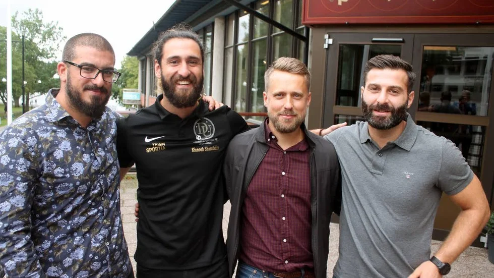 Dribbla Uniteds styrelse med Elias Hanna, Kianosh Sharafadin, Martin Grändås och Gabi Morad jobbar vidare med integration och futsal. I september kommer årets talare till Motala för att prata inkludering.