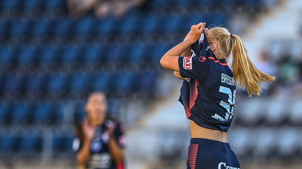 Damallsvenskans intresseorganisation EFD måste bli bättre på att förhandla fram bättre avtal och villkor.
