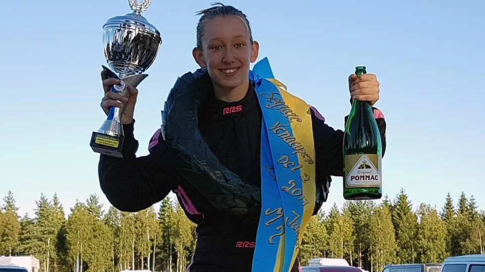 POKAL. Victoria Björklund från Västanvik är på väg att försvara sin cuptitel i Venacupen i folkrace.