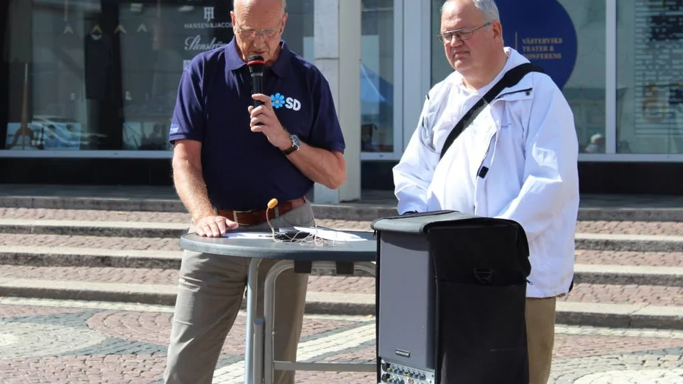 Tommy Ivarsson (SD) och Bo Karlsson (SD) vill införa högre löner för undersköterskor.