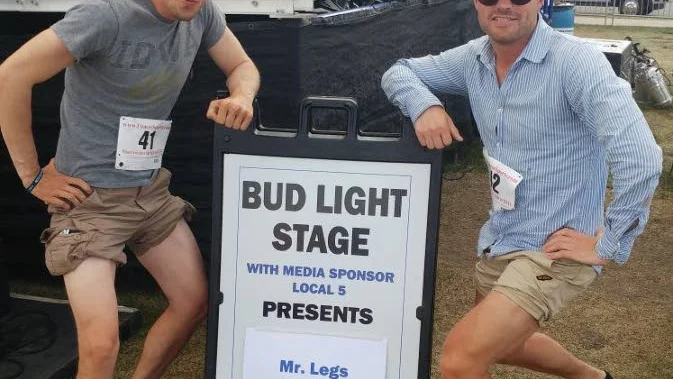 Ryan Ellison och John Johansson har vitast respektive snyggast ben, anser en amerikansk jury.