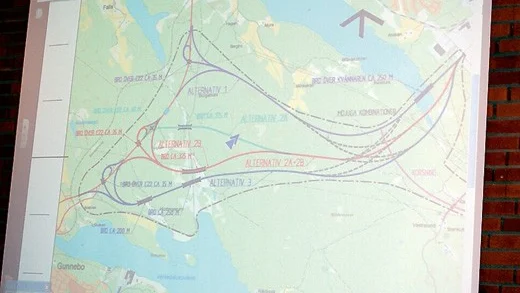 Tre alternativ för en södra infart. Nu börjar arbetet med att välja vilken som är bäst. Det arbetet kommer bekostas av kommunen, men ska projektet bli av krävs finansiering från Trafikverket.
