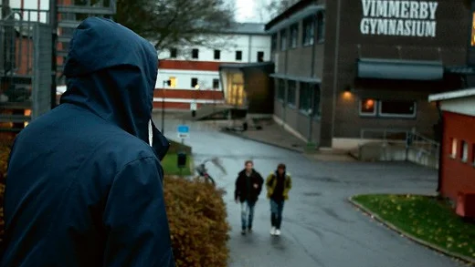 På Vimmerby gymnasium flödar drogerna. Vår tidning har pratat med flera elever som vittnar om ett allt större droganvändande på skolan. Den uppmärksammade nätdrogen spice är en av drogerna som används. "Det förekommer mycket i klasser där det är mycket plugg. De känner det som en utväg ur stress", säger en elev som vår tidning har talat med.