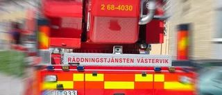 BLÅLJUS: Utomhusbrand i Ankarsrum