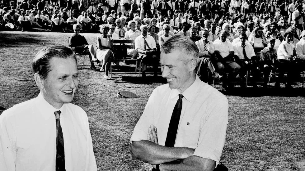 Historia. En 41-årig Olof Palme på besök i Linköping 1968 för att debattera med moderatledaren Gösta Bohman i Trädgårdsföreningen.