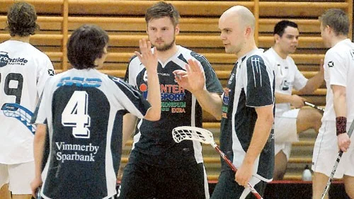VIBK körde över Frotside Råda Portar med 18-4. Mathias Lennström noterades för tio poäng, Johan Astbrant svarade för åtta.