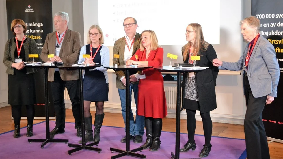 Från riksdagens socialutskott deltog Ann-Britt Åsebol (m), Anders W Jonsson (c), Anna-Lena Sörenson (s), Jan Lindholm (mp), Karin Rågsjö (v), Emma Henriksson (kd) och Barbro Westerholm (l). Foto: Sven-Olof Nilsson