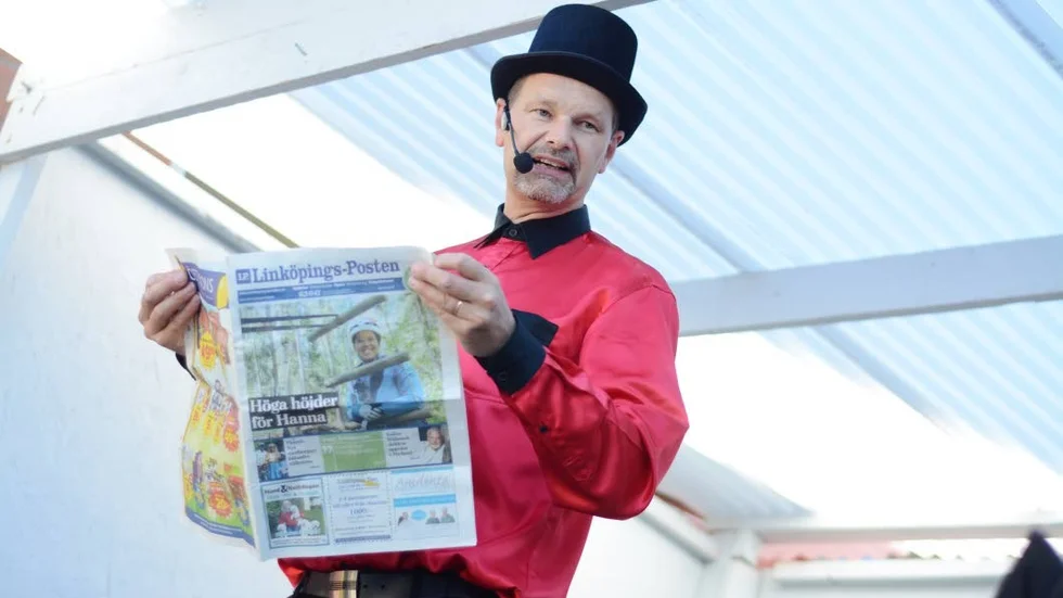 Mr.Goran gjorde alla möjliga konster. Bland annat rev han sönder en tidning för att sedan göra den som ny igen.