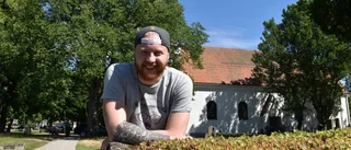 Fotbollsnördarna gifter sig vid avspark