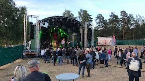 Runt 500 personer besökte festivalen under fredagskvällen.