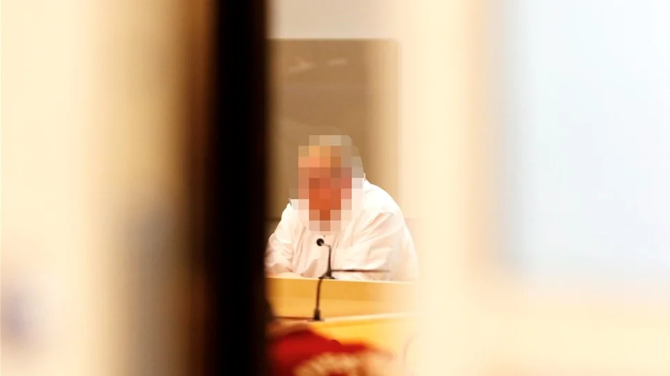Den 24-årige mannen i rätten. I dag ska han förhöras.