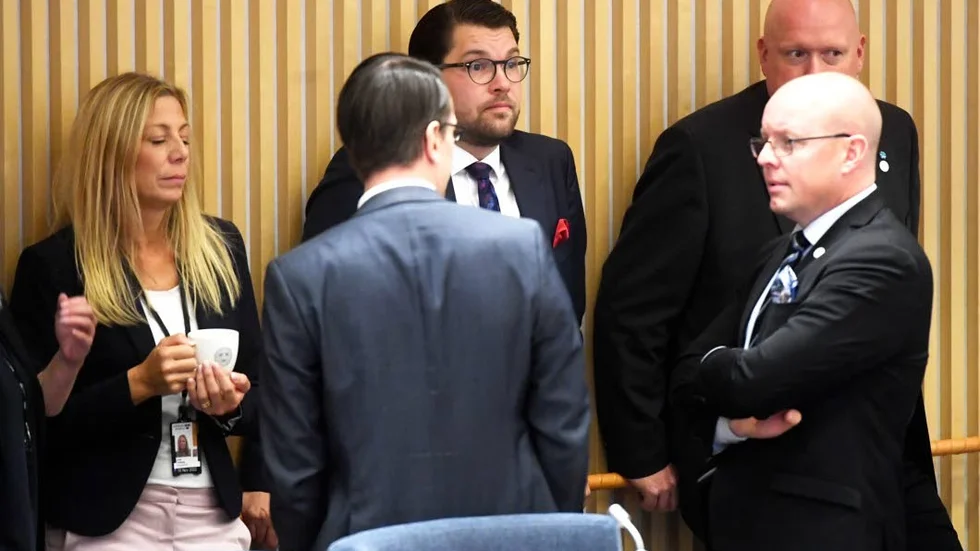 Sverigedemokraternas tyngd vilar på ytterkanten och bör inte få vara avgörande i regeringsbildningen.