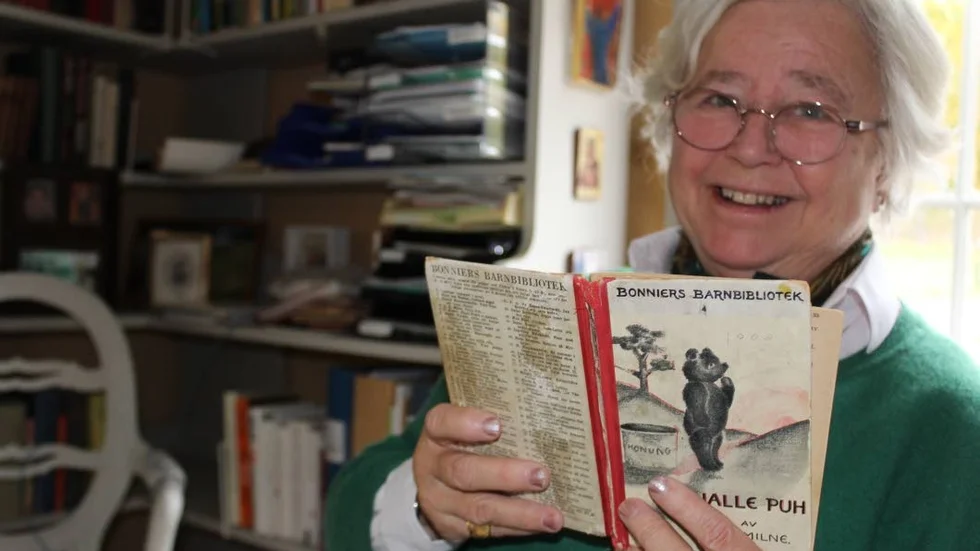 Barndomens vältummade bok om Nalle Puh rymmer många hus- Puhs eget, Ugglans, Nasses och Iors.