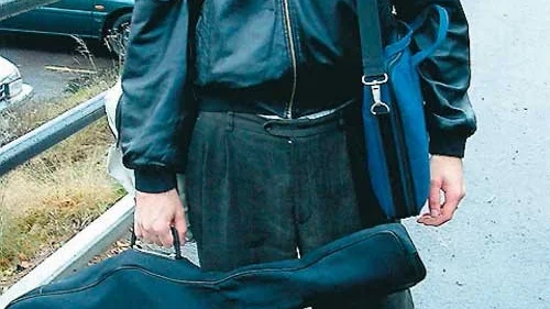 Markus Eckerman tog först tåget till Hultsfred och vandrade resten av vägen till Metropol med sin gitarr i hand.