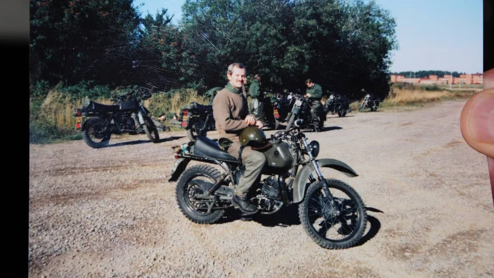 1966-1972 gjorde Stefan Åkerwall i omgångar militärjänst vid T 1 i Linköping och fick då köra motorcykel.