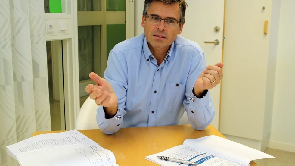 Lars Rosander är kommunalråd i Hultsfred. Han säger att det är två olika kulturer som utvecklats åt varsitt håll under den gemmensamma organisationsen