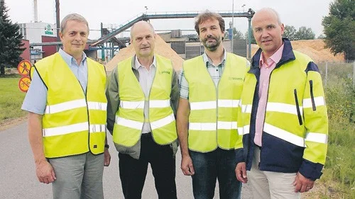 Ett studiebesök på Södra Timber ingick i Kisabesöket. Här ser ni Inesis Bokis, borgmästare i lettiska Valmiera, Johan Palm, projektledare, Margus Arak, Jordbruksuniversitetet i Estland, och Dan Forslund, platschef på Södra Timber Kinda.