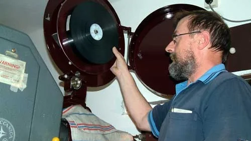 I morgon startar Göran Nilsson upp höstens biofilmer i Kisa Folkets Hus. Foto: Lars-Göran Bexell