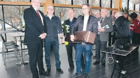 8/2 Lennart Bogren avtackades på Olsbergs Arena i Eksjö. Han sa att hans avgång som kommunalråd inte hade någon bakomliggande konflikt - utan var ett beslut som han redan aviserat om under förra mandatperioden.