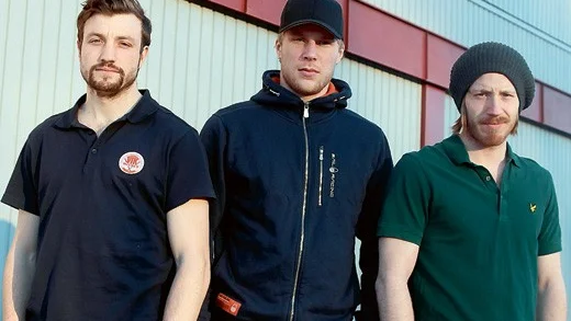 Bästa formationen. Fr.v: Joacim Hedblad, Simon Mitman och Emil Georgsson var bäst på isen i Sunnerbohov i onsdags kväll. Nu hoppas de kunna upprepa bedriften när Troja i kväll gästar Västervik för andra matchen i play off 3.