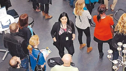 Anna Engstrand och Censum drog mycket folk till Hälsomässan trots hård konkurrens.