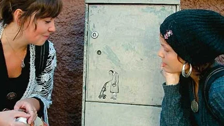 Lite varstans. Här har ett proppskåp fått en liten konstnärlig detalj av Irene Lopez och Åsa Arnehed.