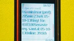 Kvinnans mobil visar här att saldot är på minus 4 183 kronor. När problemet inte löste sig blev hon mycket orolig.