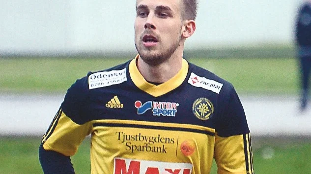Mathias Jakobsson gjorde ett äkta hattrick i andra halvlek när hans Västerviks FF vann med 4-1 mot BK Derby.