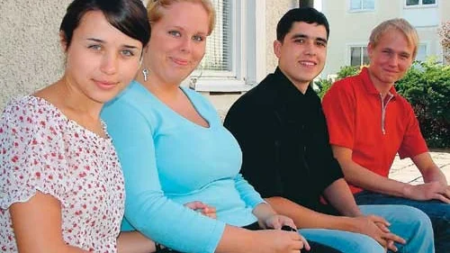 Mariana Matveevici från Moldavien, Anne Saarenpää, Kvicksund, Ruslan Shaikhutdinov, Ryssland och Anton Svensson från Bottnaryd är fyra av eleverna på den internationella utbildningen i Mariannelund. Foto: Ivonne Svahn