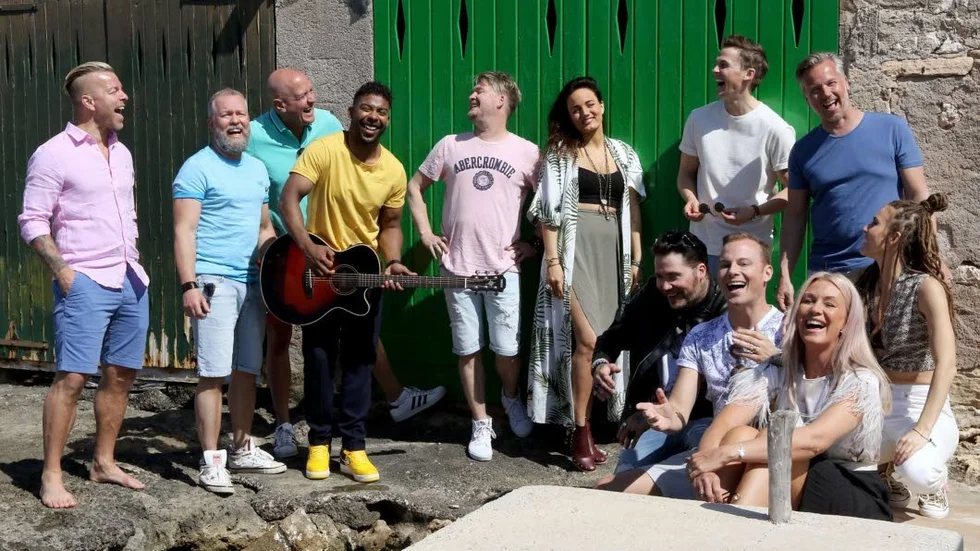 Årets Diggiloo-ensemble består av David Lindgren, Jessica Andersson, Marcus Carlsson, komikern Thomas Petersson, Mimi Werner och Mariette.